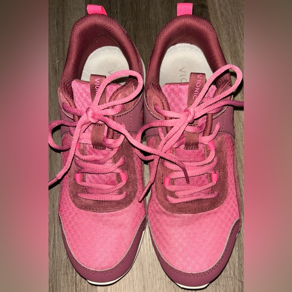Vionic Shoes - Vionic Fuchsia and Burgundy Women's Sneakers